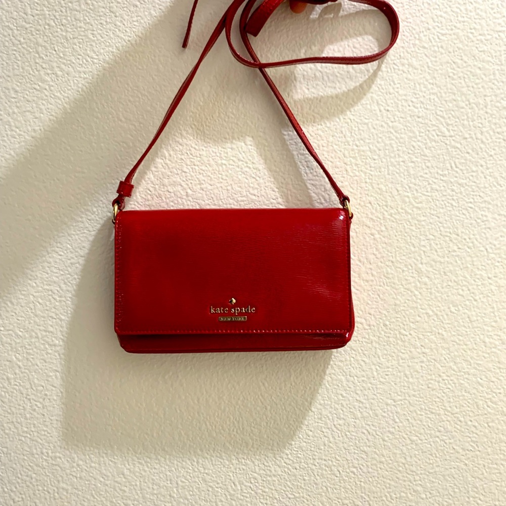 Kate Spades red crossbody